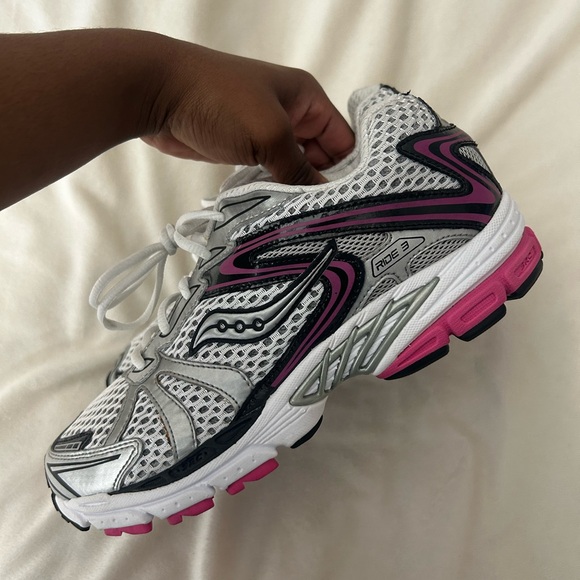 Saucony Women's Athletic Shoes - Gray and Pink - Picture 3 of 7